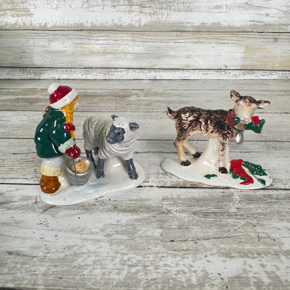 Department 56 Snow Village Christmas At The‎ Farm Set of 2 Figurines 5450-0